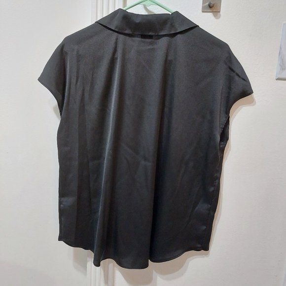 Worthington Womens Satin Black Short Sleeve Regular Fit Button-Down Shirt MEDIUM - Picture 9 of 9